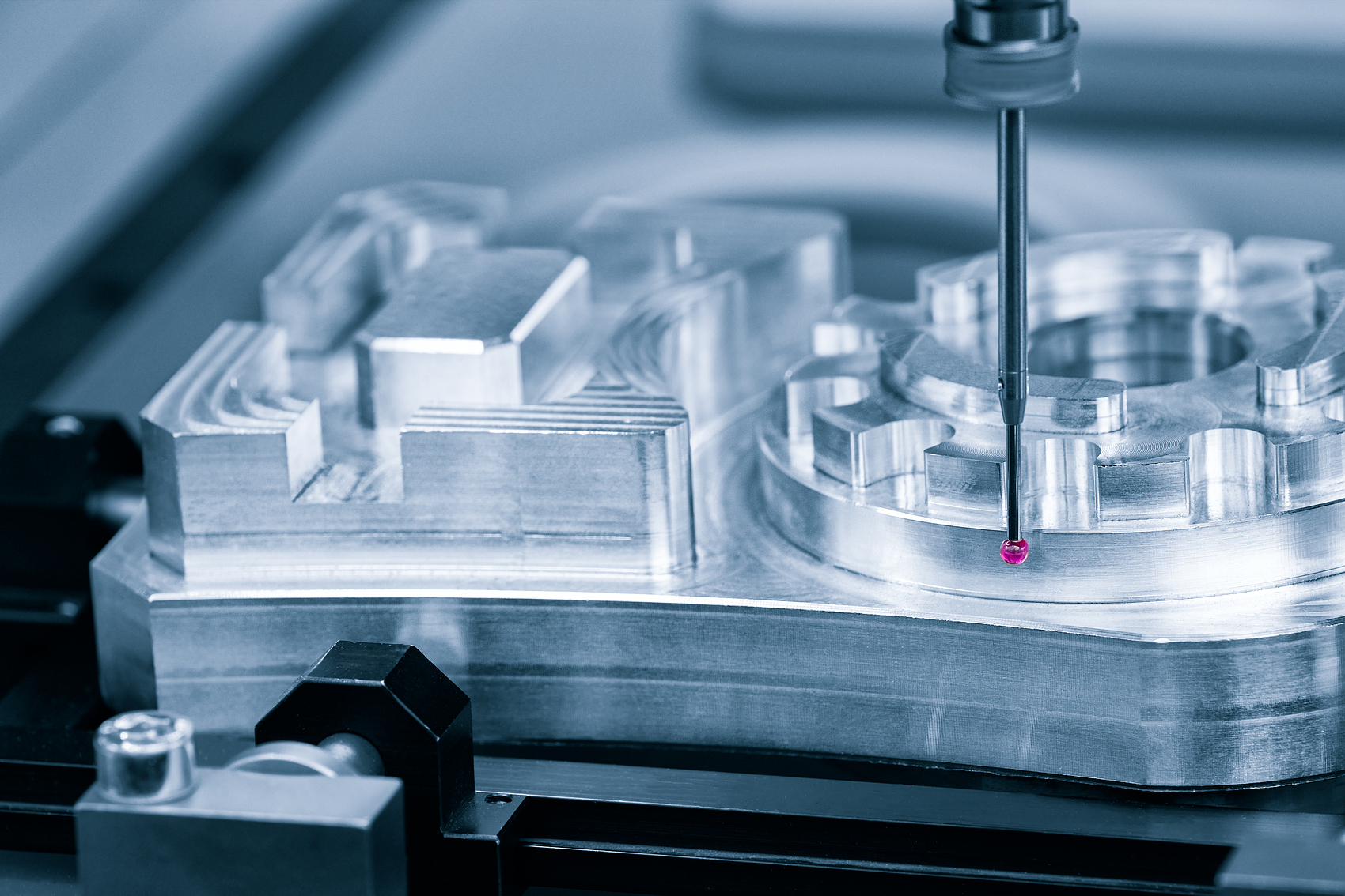 The Precision Core of Automotive Plastic Molds: V1’s 20-Year Legacy of Japanese Manufacturing